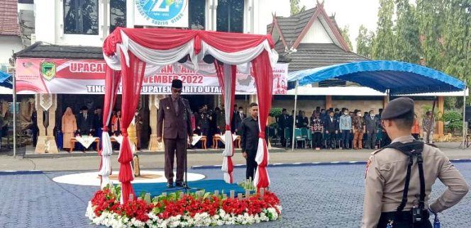 Wakil Bupati Sugianto Panala Putra selaku inspktur pada peringatan Hari Pahlawan 10 November 2022 di halaman kantor Bupati. (*/foto:ist)