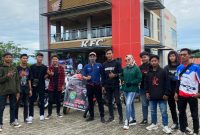 Manager KFC cabang Batulicin Bersama seluruh koordinator Komunitas Motor. Foto : lintaskalimantan/Masduki