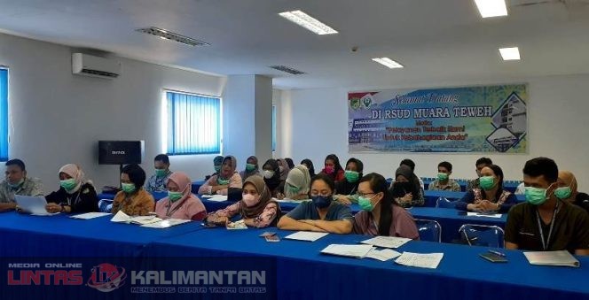 INHOUSE TRSINING GERIATRI | Direktur RSUD Muara Teweh, dr Tiur Maida saat membuka kegiatan Inhouse Trsining Geriatri di lingkungan Rumah Sakit UmumDaerah (RSUD) Muara Teweh, Kabupaten Barito Utara, Sabtu 25 Maret 2023. (*/foto:Dok RSUD Mtw/LINTAS KALIMANTAN)