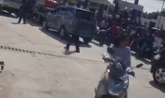 TINDAK TEGAS!!! BBM Langka di Barito Utara, Warga Pergoki Mobil Diduga Pelansir Ikut Antri di SPBU KM 18