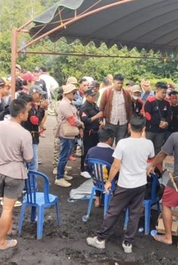 Menunggu Kehadiran Owner, Mahfudin Nyatakan Penghentian Sementara Kegiatan Aktivitas Operasional di Jetty PT BAT (Bima)