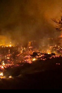 Pasar Kasongan Dilalap Api, Tim Gabungan Berjibaku Padamkan Kebakaran Hebat
