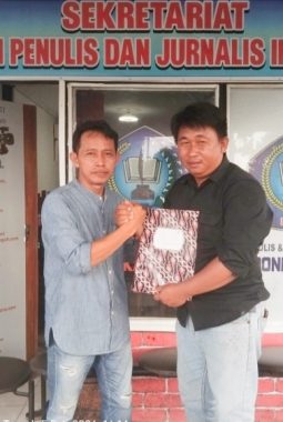 IPJI Kalteng Perkuat Sinergi Organisasi, DPC Pulang Pisau Resmi Terima SK Kepengurusan