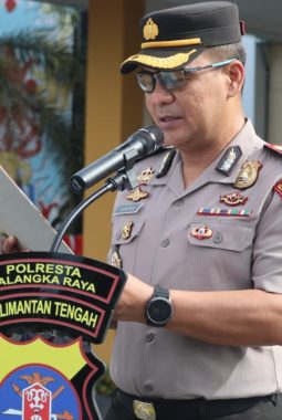 Atensi Apel Pagi, Wakapolresta Palangka Raya Tegaskan Hindari Pelanggaran dan Optimalkan Tugas 