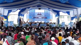 Gubernur H. Agustiar Sabran dan Forkopimda Kalteng serta Bupati Kobar Hj. Nurhidayah dalam acara Gerakan Pangan Murah di Pangkalan Bun 