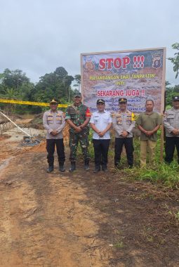 Kapolsek Kapuas Hulu Pimpin Langkah Tegas Penertiban PETI, Aparat Gabungan Pasang Police Line dan Spanduk Larangan