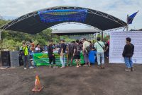 Gambar: Ratusan  warga tumpah ruah ke posko wujud nyata bukti membela hak dan usaha warga. (fhoto:ist/*/red) 