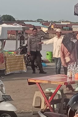 Polsek Pahandut Sampaikan Imbauan Kamtibmas di Pelabuhan Rambang Saat Ada Keramaian