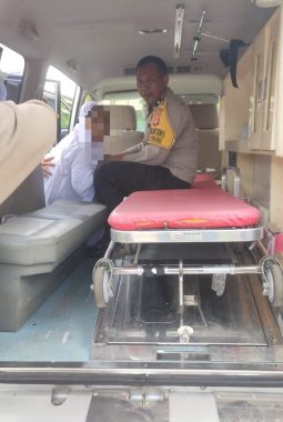 Respon Cepat Laporan Warga, Bhabinkamtibmas Polsek Pahandut Evakuasi ODGJ di Langkai