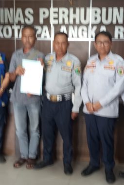 Plt Kadishub Palangka Raya Hadi Suwandoyo Bantah Dugaan Pungli, Ini Keterangan nya Dalam Pers Rilis Di Kantor Dishub Kota Palangkaraya 