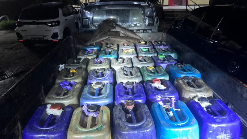 Barang Bukti yang diamankan Satreskrim dalam Pengungkapan penimbunan BBM Bersubsidi di wilayah Hukum Polres Barito Utara. (fhoto:ist/*/red-lintaskalimantan.co) 