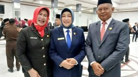 Fhoto Bersama Hj. Mery Rukaini Ketua DPRD Barito Utara bersama Sudiono, Sekretaris DRPD Kabupaten Barito Utara, usai pelantikan baru-baru ini. (fhoto:ist/*/red-lintaskalimantan.co) 