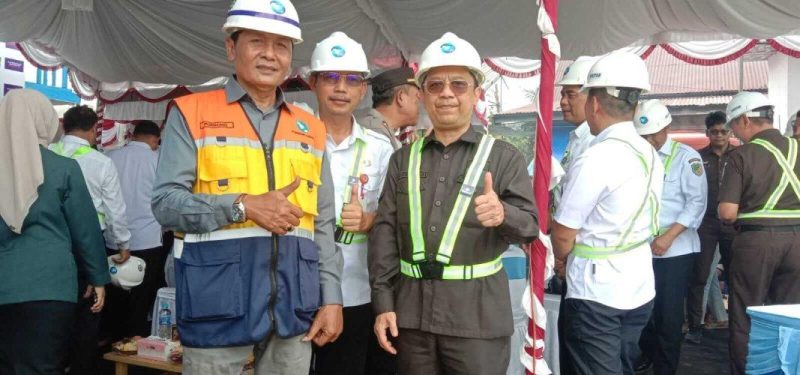 Ketua Fraksi PDI Perjuangan DPRD Barito Utara, H. Taufik Nugraha, saat menghadiri Groundbreaking Ceremony proyek tersebut yang dipimpin langsung oleh Bupati Barito Utara, H. Shalahuddin, di Kelurahan Lanjas, Rabu 1 Juli 2026. (fhoto:ist/*/kai/red-lintaskalimantan) 