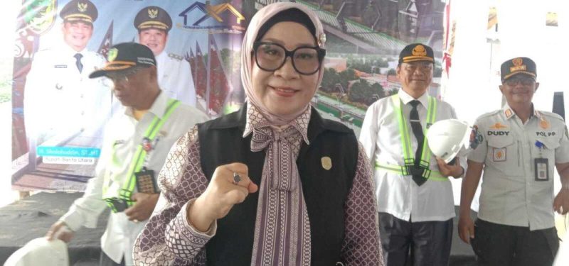 Hj. Nety Herawati, Ketua Komisi I DPRD Barito Utara saat menghadiri Groundbreaking Ceremony, di RT 04, Kelurahan Lanjas, Rabu 1 Juli 2026. (fhoto:ist/*/kai/red-lintaskalimantan). 