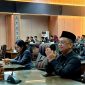 Anggota DPRD Barito Utara, H. Taufik Nugraha saat menghadiri kegiatan sosialisasi dan konsultasi publik rencana perluasan kawasan Water Front City di Aula Bappedarida, Muara Teweh, Kamis 30 Juli 2026. (*/fhoto:ist/kai/red-lintaskalimantan).