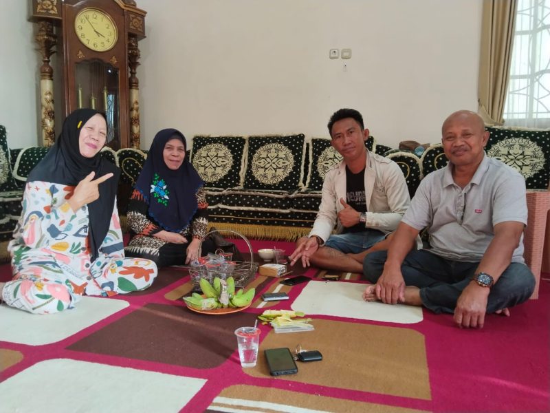 SIKAP PEMILIK LAHAN : Putes Lekas selaku penerima kuasa dari para pemilik lahan di Desa Karendan, Kecamatan Lahei, Kabupaten Barito Utara. (*/fhoto:ist/PL/red-lintaskalimantan). 