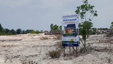 Lokasi lahan untuk perumahan bukan Tambang Galian C, di Kelurahan Baru, Kobar (6/9) (LK/Rdn)