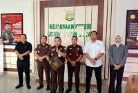 Kajari Kobar Nurwinardi bersama jajaran saat Pers Release di Kantor Kejari setempat (LK/Rdn)