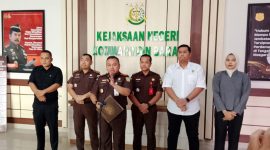 Kajari Kobar Nurwinardi bersama jajaran saat Pers Release di Kantor Kejari setempat (LK/Rdn)